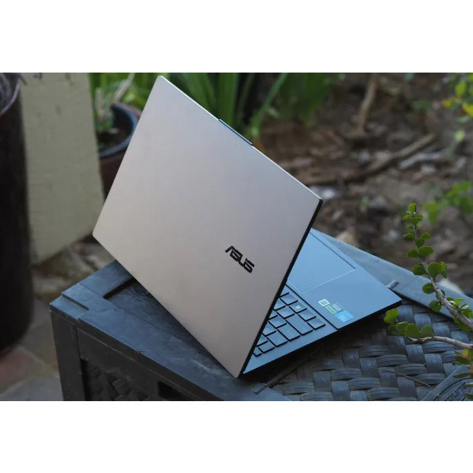 ۰ لپ تاپ 15.6 اینچی ایسوس مدل Vivobook Pro 15 OLED Q543MJ-U93050-Core Ultra 9 185H-24GB DDR5 4800MHz-2TB SSD-RTX3050 6GB-FHD-W